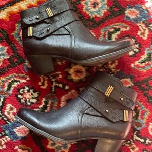 Black Leather Naturalizer Kepler Ankle Boot, 7.5